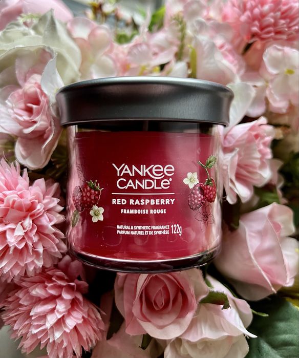 Yankee Candle świecą sojowa  o zapachu czerwonej maliny 122g