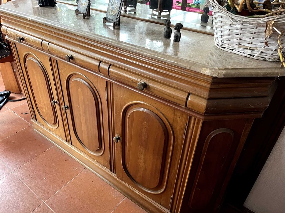 Sapateira com espelho