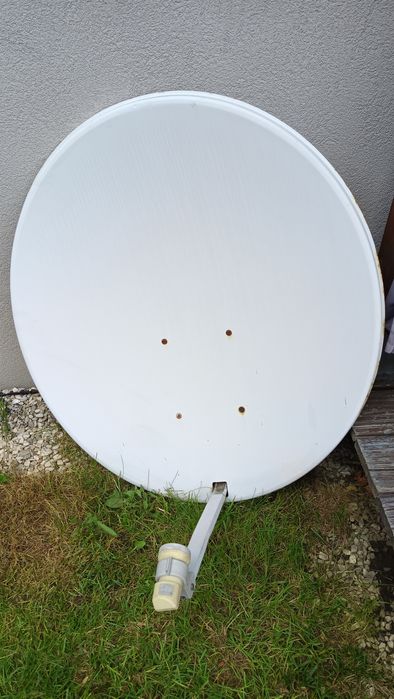 Antena satelitarna, talerz