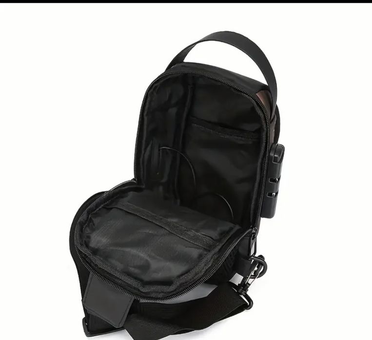 Чоловіча сумка на груди