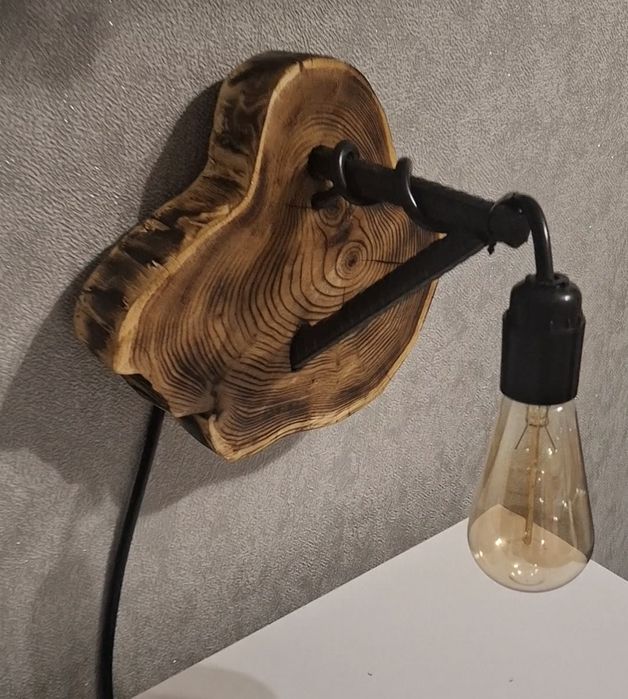 Стіновий світильник. Декор