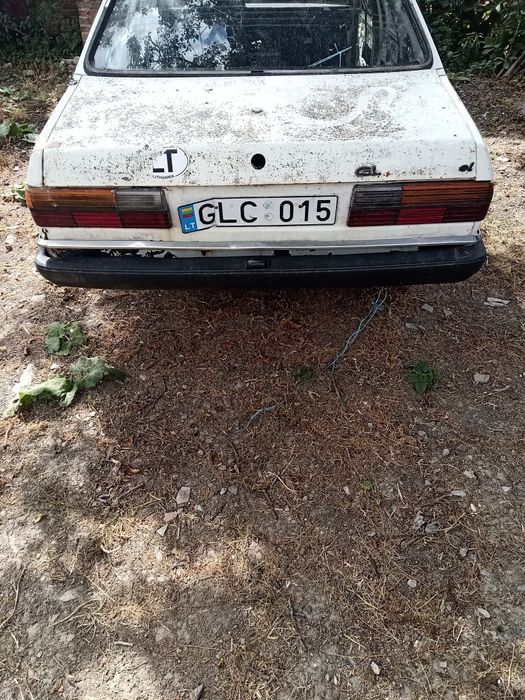 Продам передній і задній бампер ауді 80 б2