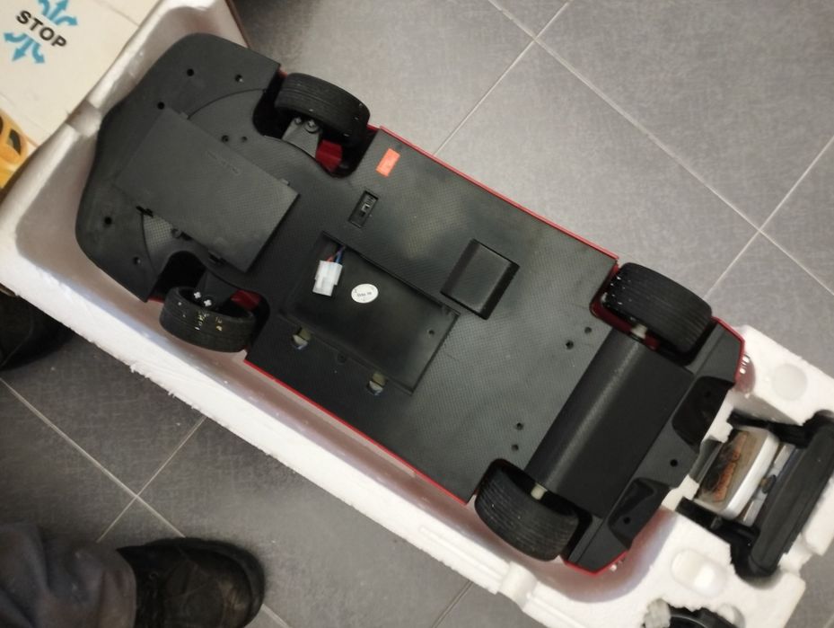 Carro RC Ferrari telecomandado