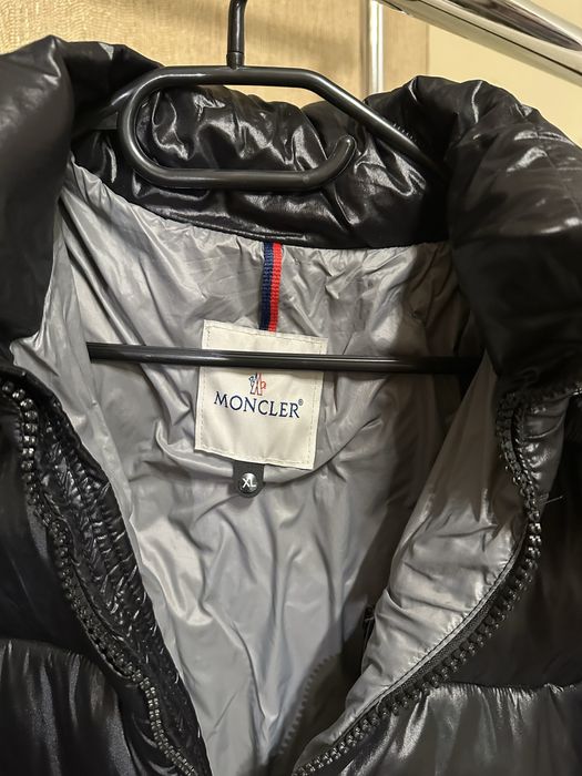 Пуховик Moncler