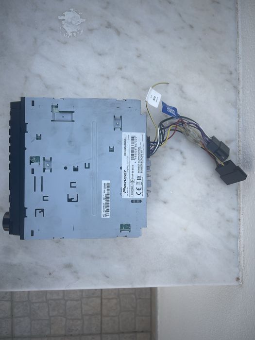 Auto radio Pioneer com USB