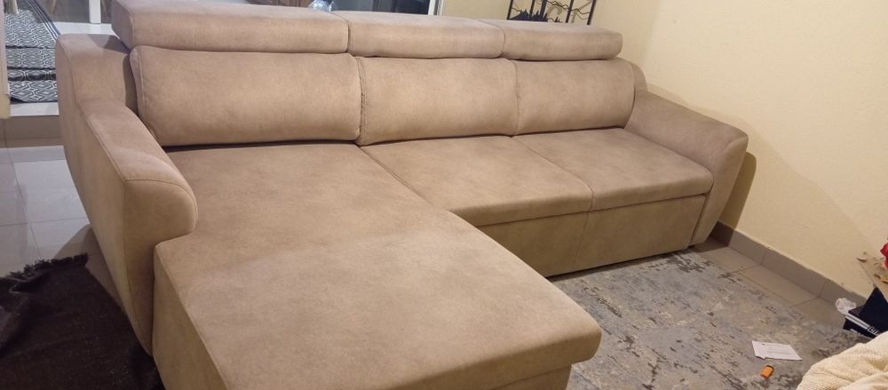 Sofá cama com chaise