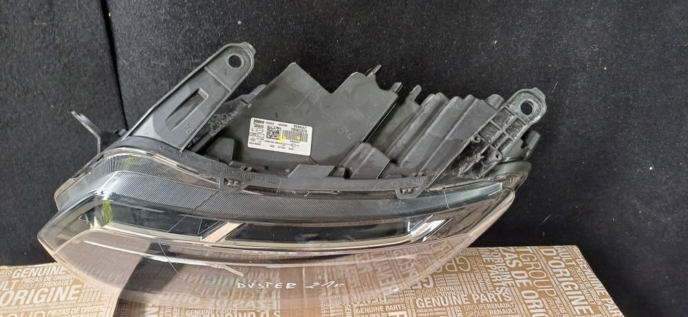 Lampa przednia lewa dacia duster ll led 21r