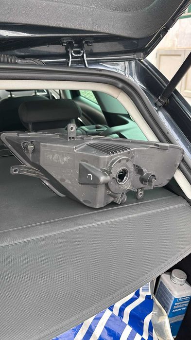 Farol de nevoeiro Seat Leon 5F direito