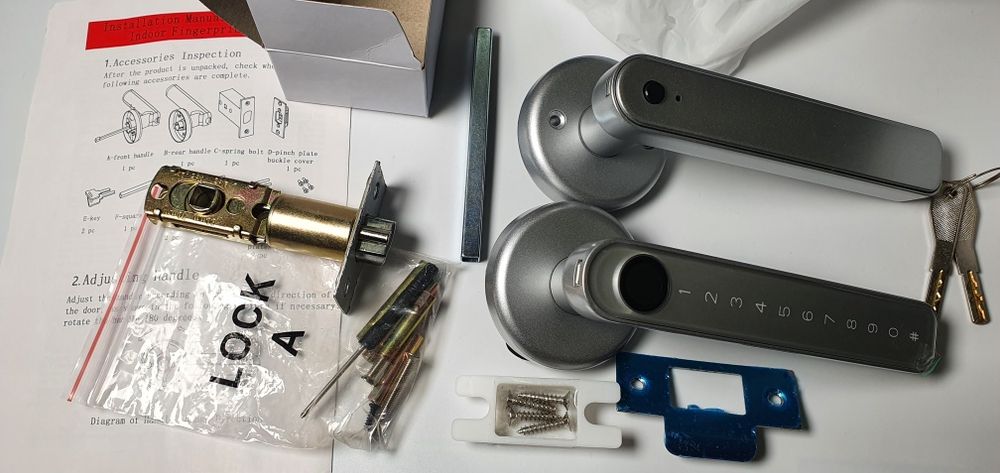 "Smart Lock" elektroniczny zamek na PIN / odcisk palca / smartfon