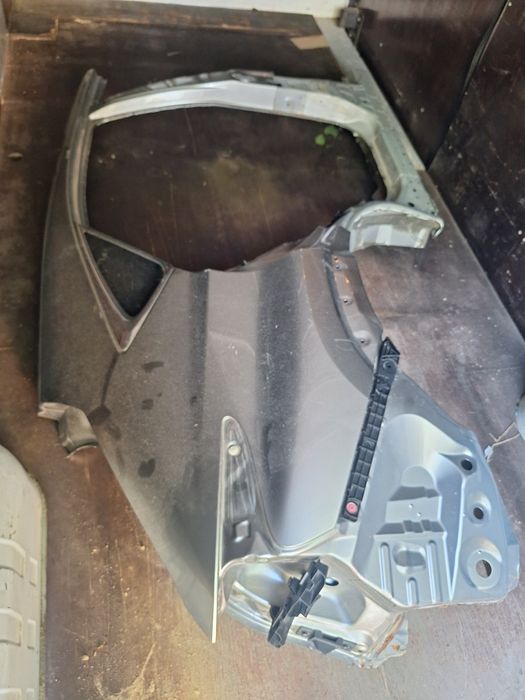 крыло,форточка,стойка ,порог NX Lexus