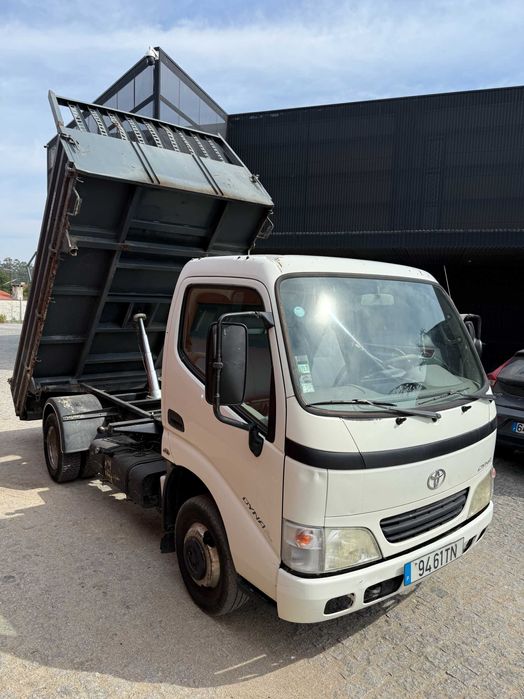 Carrinha toyota dyna tribasculante