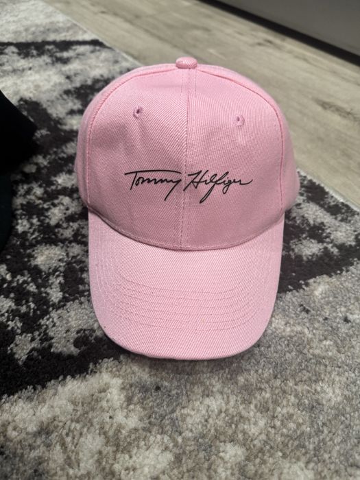 Czapka z daszkiem różowa nowa