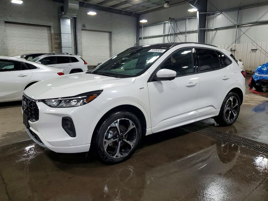 Ford Kuga ST-Line / 4x4 / niski przebieg /