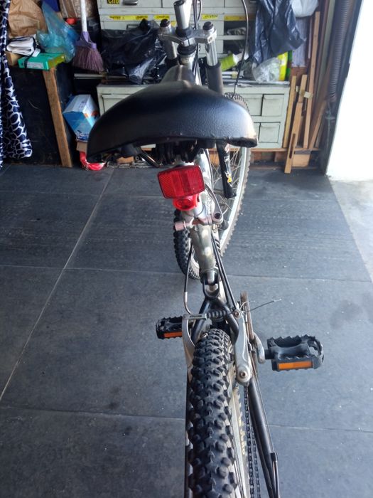 Bicicleta marca JEEP
