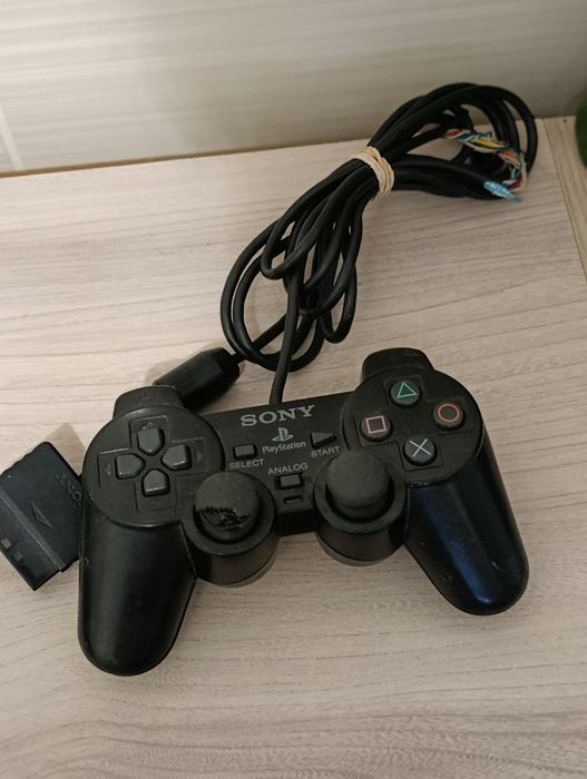 Продам оригінальний геймпад Sony DualShock SCPH10010