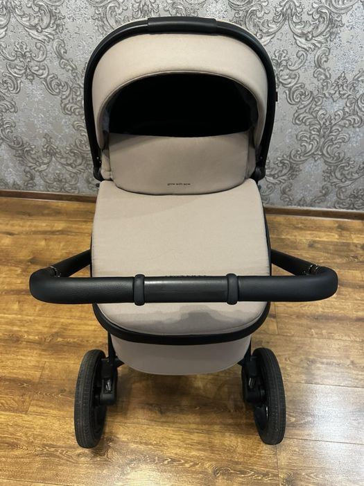 Продам коляску Carrello Ultimo 2 в 1