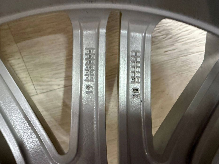 felga audi a4 b9 s4 e 8.0jx18h2 et31 5x112 8w0601025ee