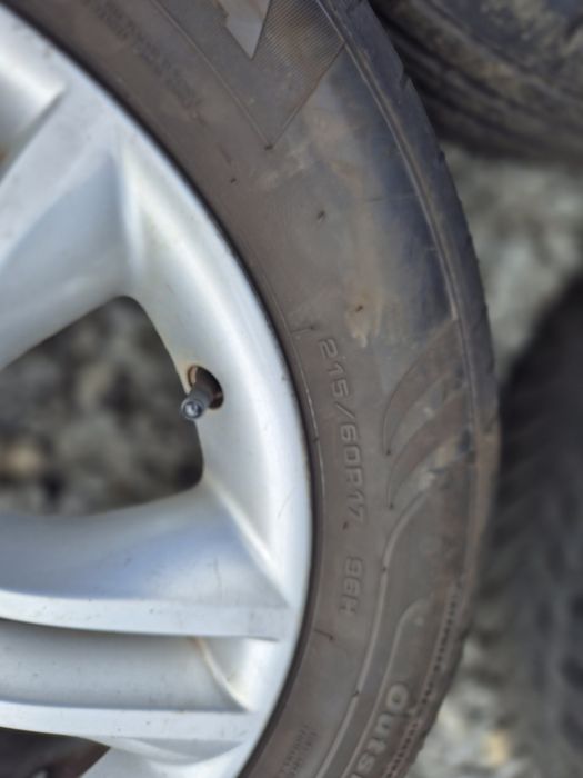 Nissan Koła letnie 215/60 R17