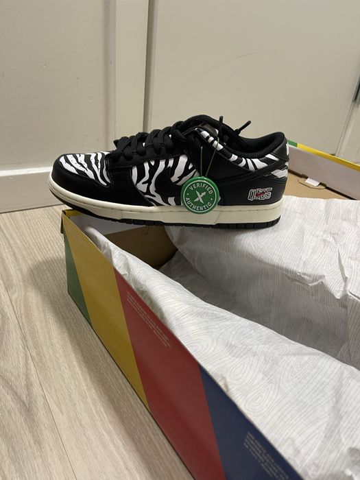 Nike SB Dunk Low OG Quartersnacks Zebra