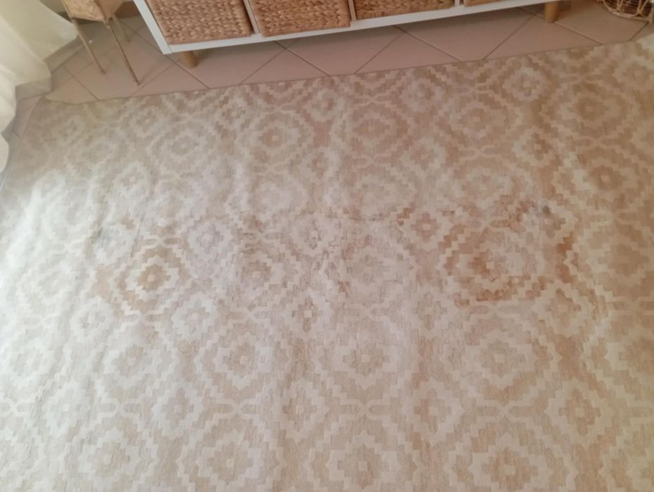 Tapete em tons dourado