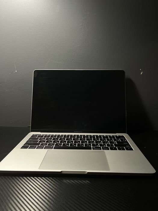 Mackbook,Macbook pro,Макбук про. терміново!!!