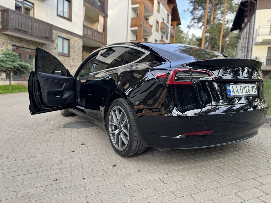 Tesla Model 3 (тесла модел 3)