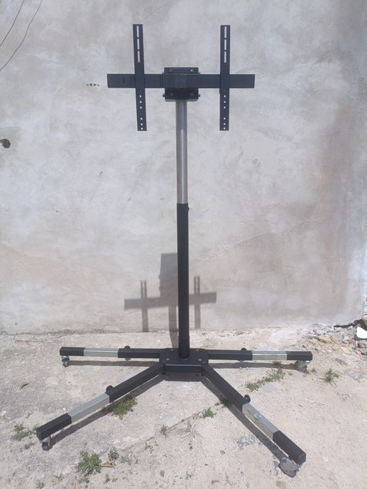 Suporte Tv com rodas ( tripé )