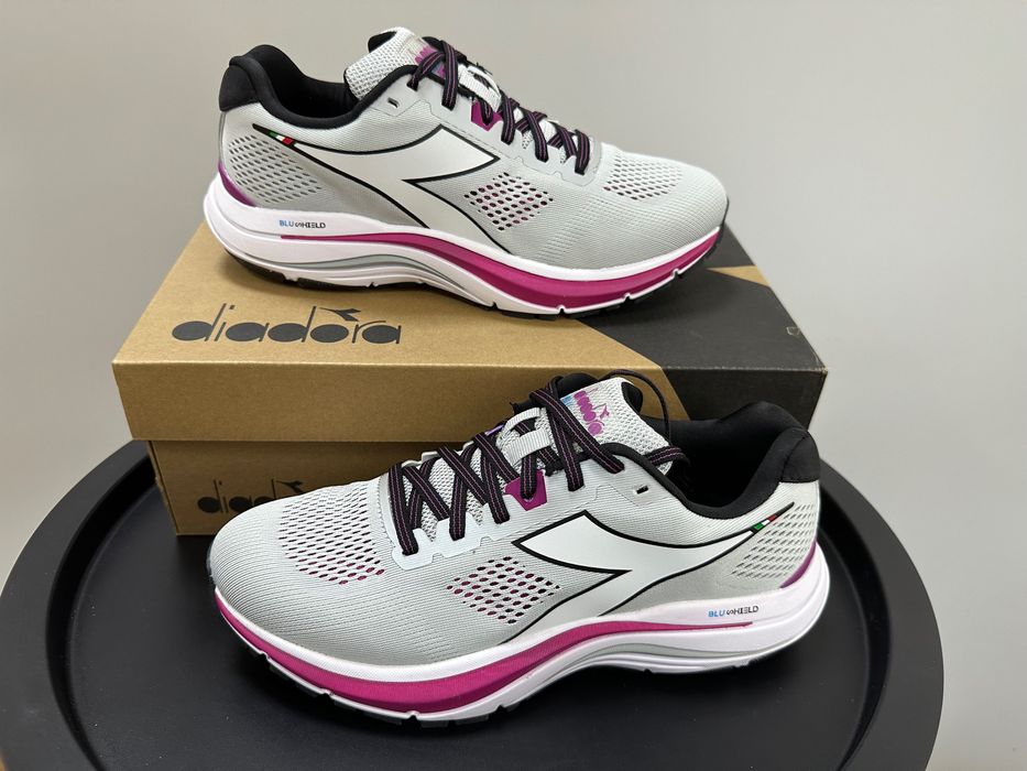 ORIGINAL Кросівки жіночі Diadora mythos blushield 7