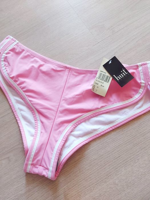 Soutien rosa e branco