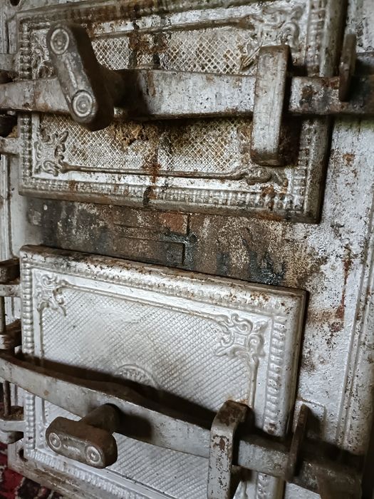 Dziwiki żeliwne od pieca