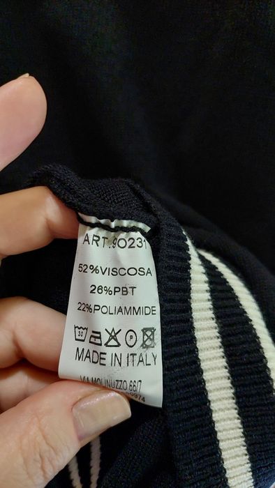 Sweter czarny z białym lampasem na  s m l