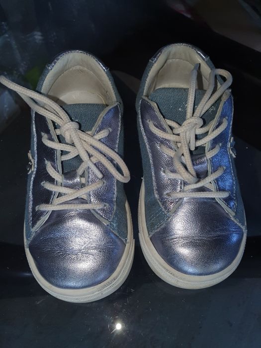 Buty dziewczęce Primigi rozmiar 23