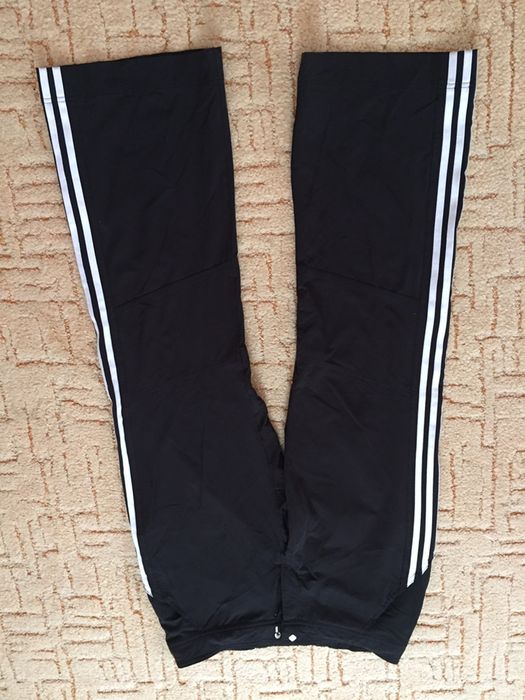 Женский спортивный костюм adidas