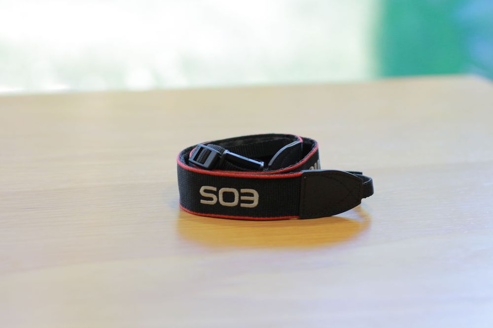 Canon 4000D + 18-55mm (COMO NOVA)