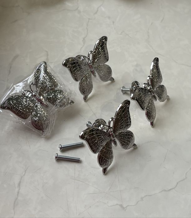 Металлические ручки в форме бабочек