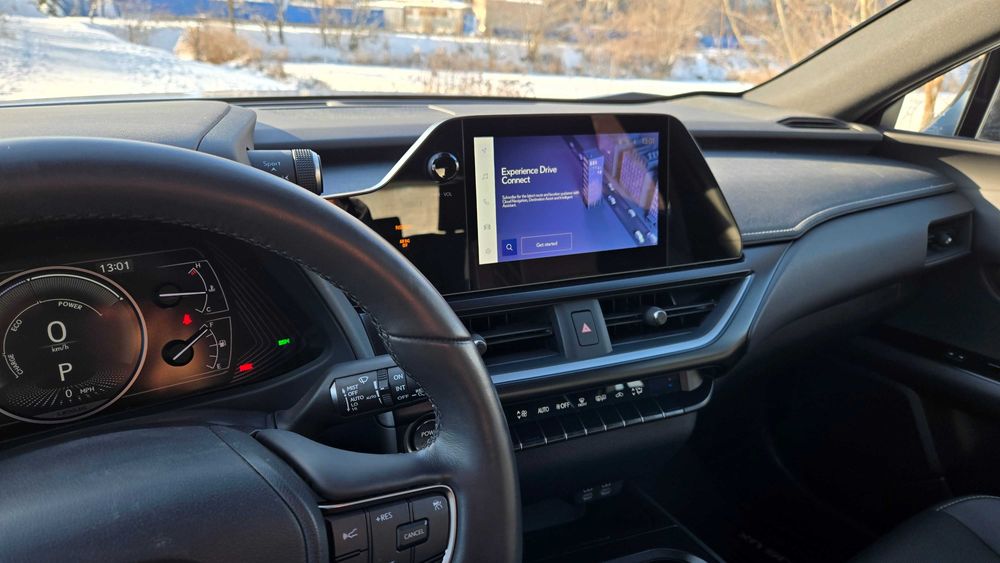 Lexus UX 250h AWD F Sport Design 2023 Гибрид пробег 7800км