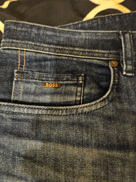 Spodnie jeans BOSS