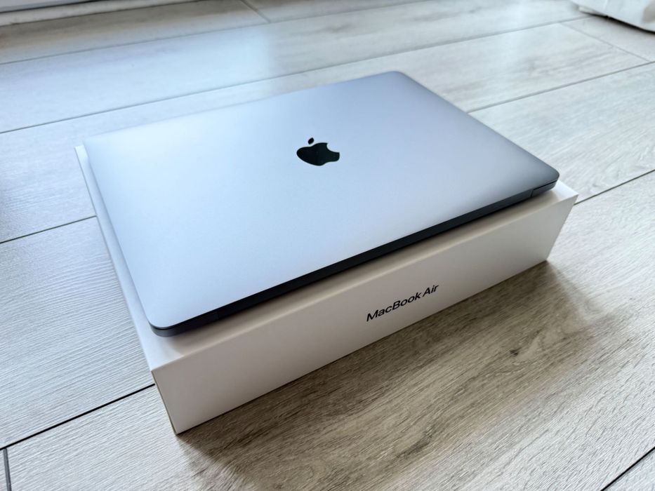 Apple MacBook Air M1 13,3" M1 16GB RAM 256GB Gwiezdna Szarość 40 cykli