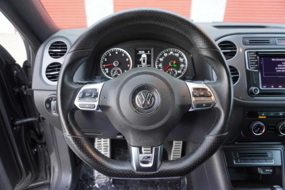 Volkswagen Tiguan 2.0T R-Line 4Motion      2016