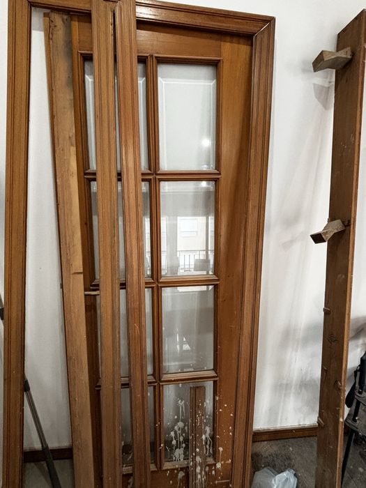 Portas interiores de madeira (duas)