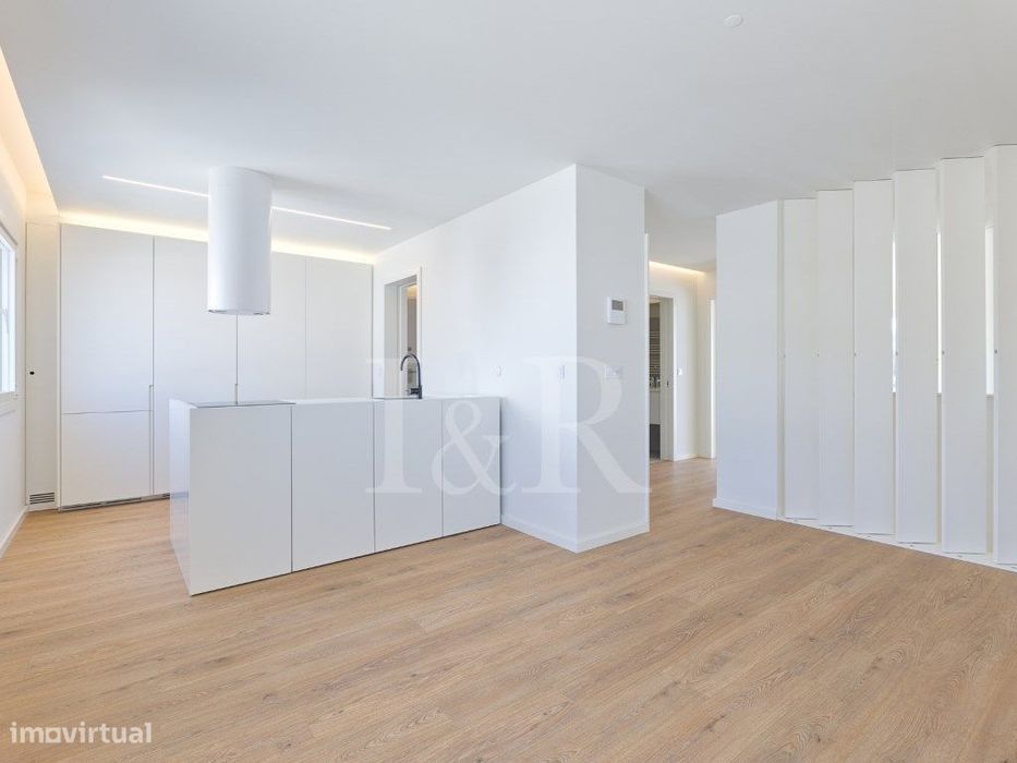 Apartamento T4 duplex com vista mar na Praia das Maçãs, Sintra