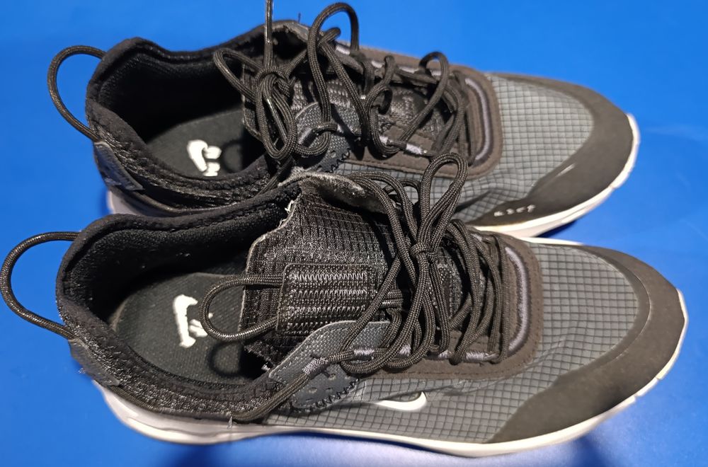 Sapatilha Nike, tamanho 42