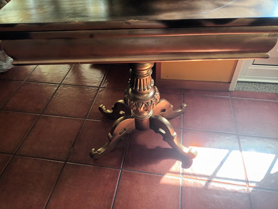 Mesa de Jogo muito antiga