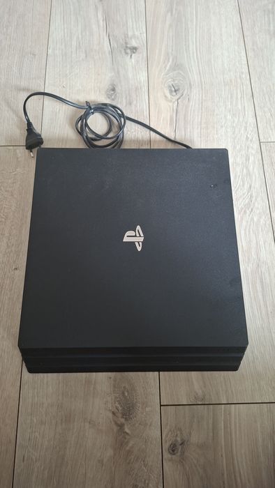 Konsola ps4  pady fifa