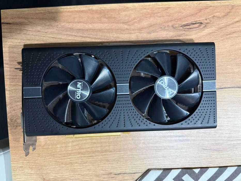 Radeon rx570 sapphire Nitro 4Gb a funcionar perfeitamente.