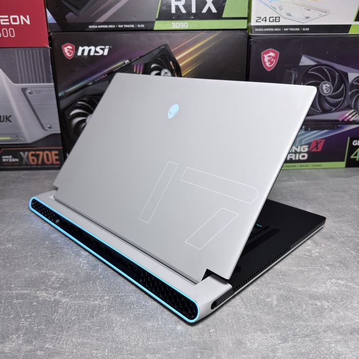 Dell Alienware x17 R1 i7-11800H | RTX 3070 | 32GB | 1TB | 360Hz