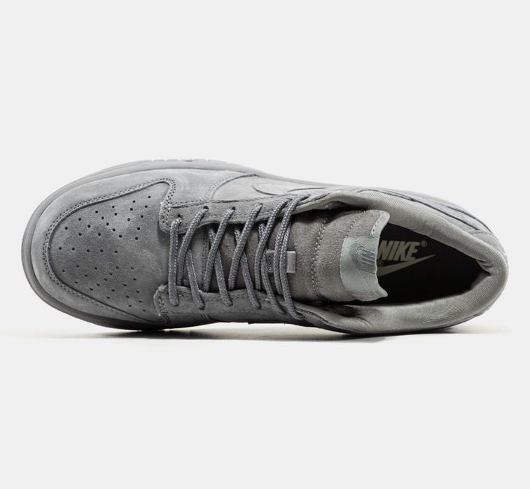 Nike SB Dunk Low x Supreme Grey