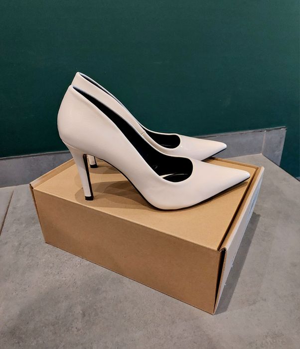 Szpilki damskie Reserved