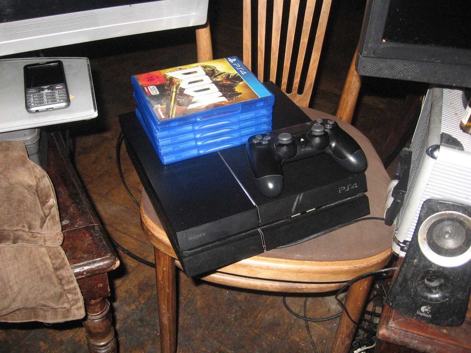 konsola ps4 plus 5 gier