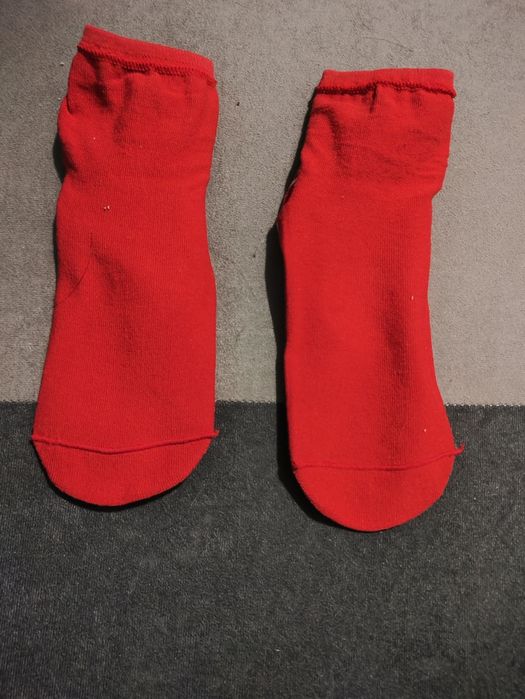 Stopki czerwone kolorowe pod spodem